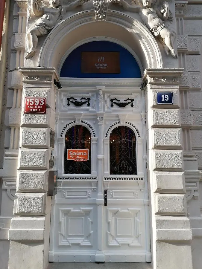 Wellness Hostel Central Prag Apartment