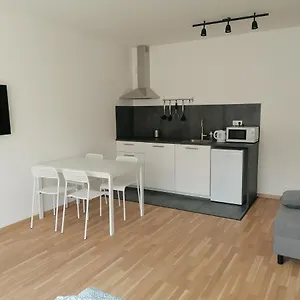 Brand New #21 With Free Secure Parking In The Center Apartmán
